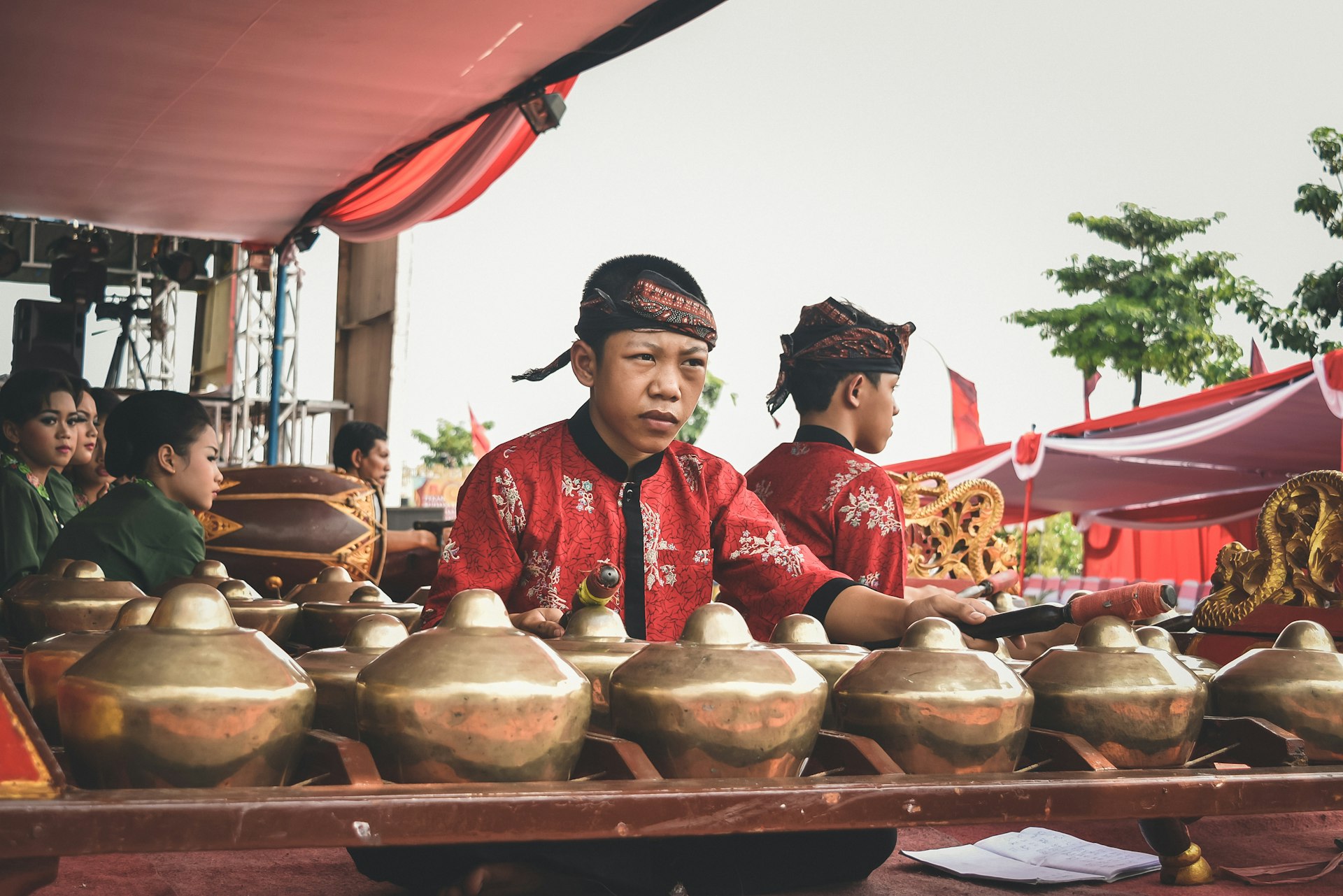Reviving Traditional Lifestyle Practices: The Analog Wellness Movement for Modern Wellbeing